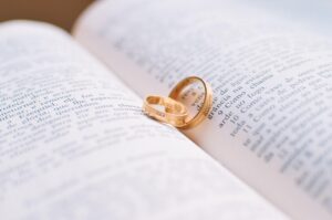 結婚相談所の大手と中小を比較した場合、どっちがいい？