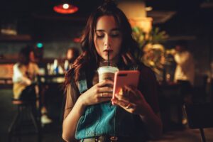 恋愛の悩み相談は電話で24時間無料のおすすめを比較して解決できる？
